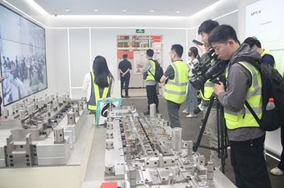 60余名央媒市媒記者探訪嘉定，聚焦“嘉定智造”人工智能應用軟件開發新圖景